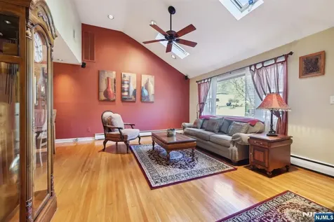 87 Wayne Court North Haledon NJ 07508