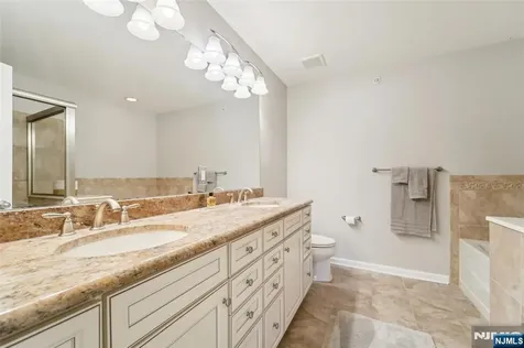 6 Masterson Court Waldwick NJ 07463