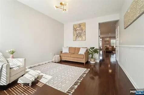 6 Masterson Court Waldwick NJ 07463
