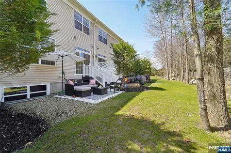 6 Masterson Court Waldwick NJ 07463