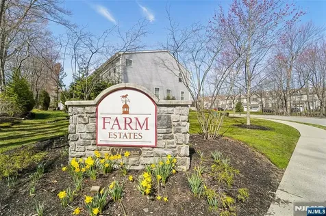 6 Masterson Court Waldwick NJ 07463