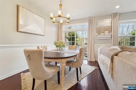 6 Masterson Court Waldwick NJ 07463