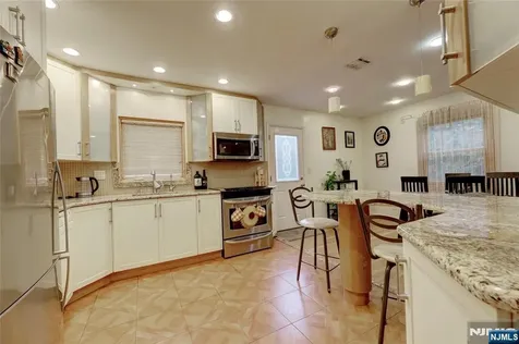 76 Crain Road Paramus NJ 07652