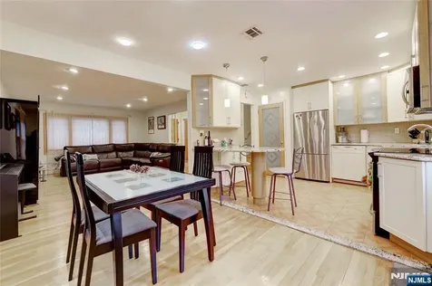 76 Crain Road Paramus NJ 07652