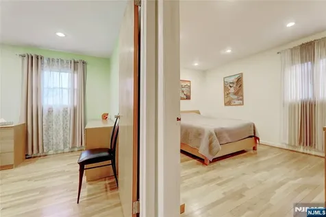 76 Crain Road Paramus NJ 07652