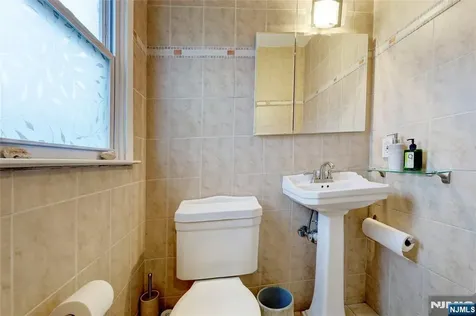 76 Crain Road Paramus NJ 07652