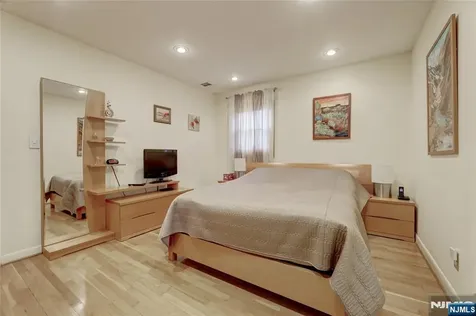 76 Crain Road Paramus NJ 07652