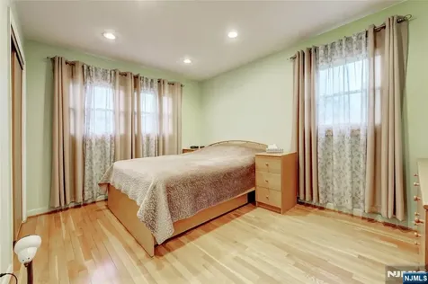 76 Crain Road Paramus NJ 07652