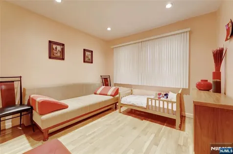 76 Crain Road Paramus NJ 07652
