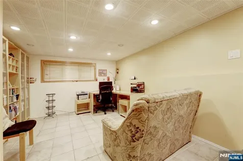 76 Crain Road Paramus NJ 07652