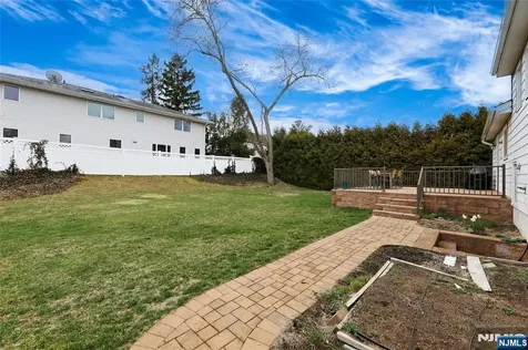 76 Crain Road Paramus NJ 07652
