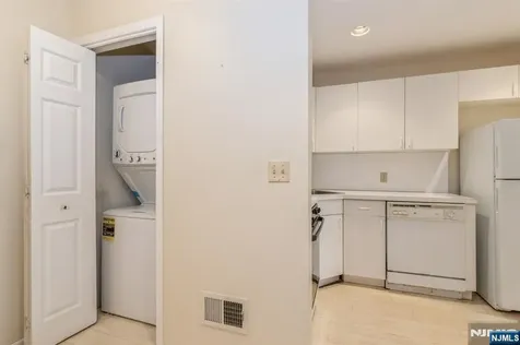 54 Paris Circle West Orange NJ 07052