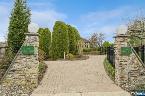 54 Paris Circle West Orange NJ 07052