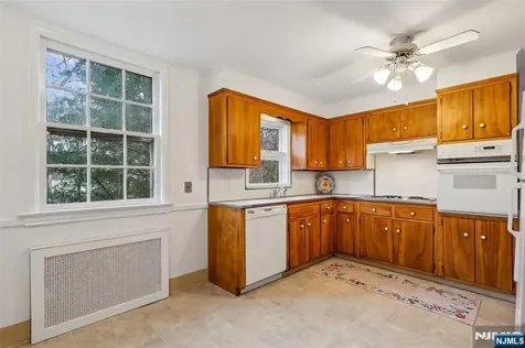 510 Blauvelt Avenue Ho-ho-kus NJ 07423