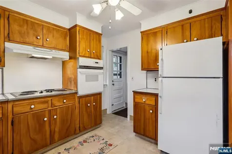510 Blauvelt Avenue Ho-ho-kus NJ 07423