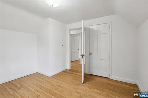 510 Blauvelt Avenue Ho-ho-kus NJ 07423