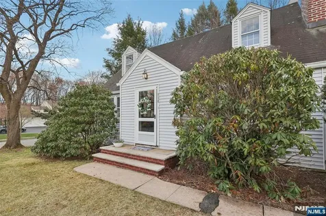 510 Blauvelt Avenue Ho-ho-kus NJ 07423