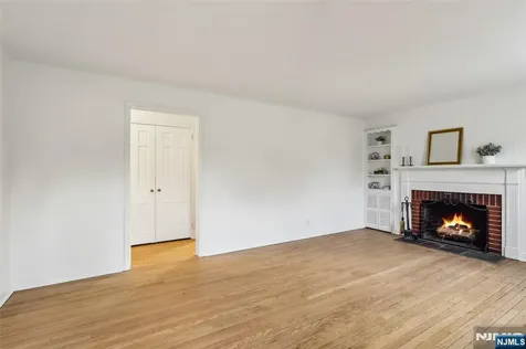 510 Blauvelt Avenue Ho-ho-kus NJ 07423