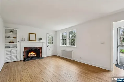 510 Blauvelt Avenue Ho-ho-kus NJ 07423