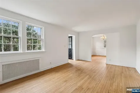 510 Blauvelt Avenue Ho-ho-kus NJ 07423