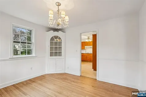 510 Blauvelt Avenue Ho-ho-kus NJ 07423