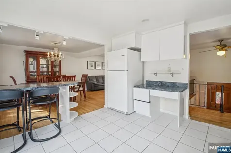 47 Edgemere Road Livingston NJ 07039