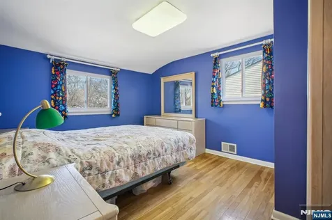 47 Edgemere Road Livingston NJ 07039