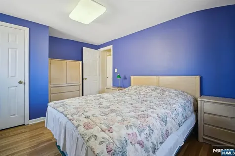 47 Edgemere Road Livingston NJ 07039