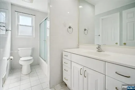 47 Edgemere Road Livingston NJ 07039
