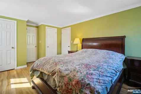 47 Edgemere Road Livingston NJ 07039