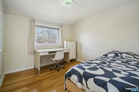 47 Edgemere Road Livingston NJ 07039
