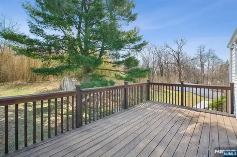 47 Edgemere Road Livingston NJ 07039
