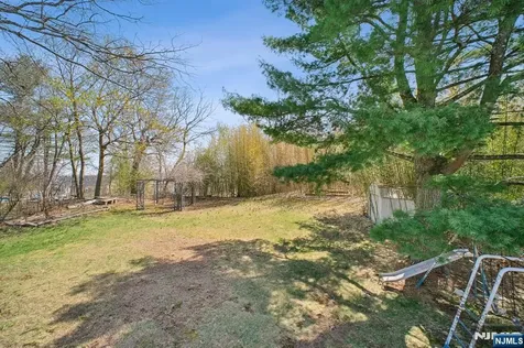 47 Edgemere Road Livingston NJ 07039