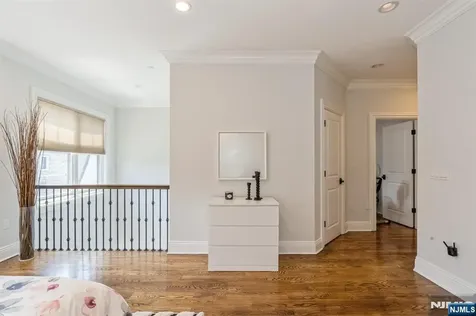 8 Marquis Court Edgewater NJ 07020