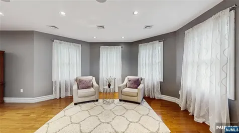 87 Skytop Drive Mahwah NJ 07430