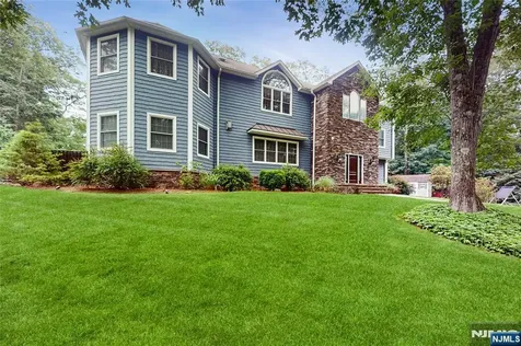 87 Skytop Drive Mahwah NJ 07430