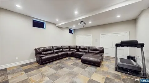 87 Skytop Drive Mahwah NJ 07430