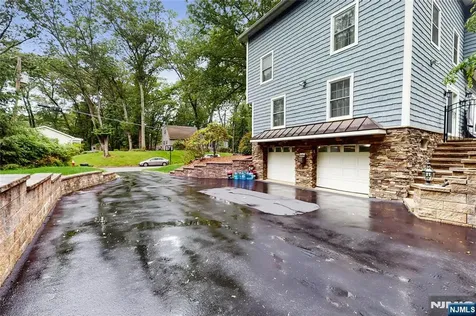 87 Skytop Drive Mahwah NJ 07430