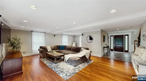 87 Skytop Drive Mahwah NJ 07430