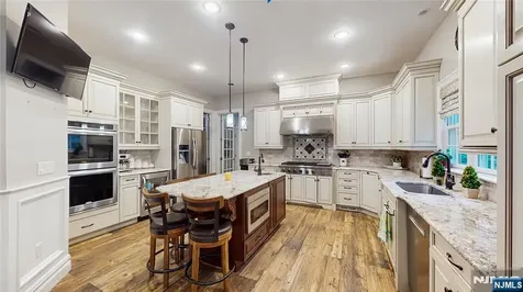 87 Skytop Drive Mahwah NJ 07430