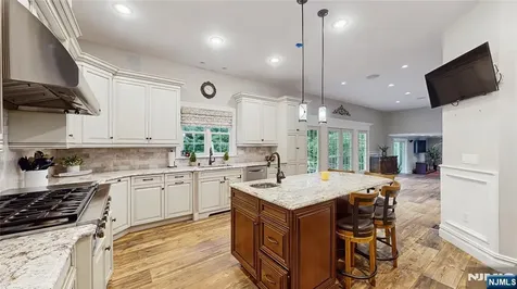 87 Skytop Drive Mahwah NJ 07430