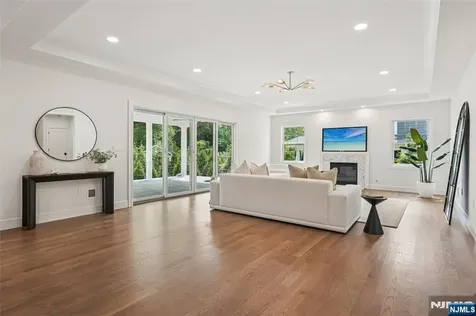 107 Rutland Road Glen Rock NJ 07452