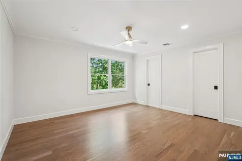 107 Rutland Road Glen Rock NJ 07452