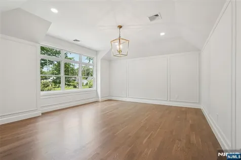 107 Rutland Road Glen Rock NJ 07452