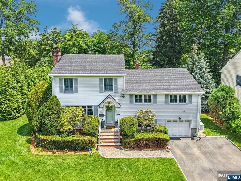 122 Greenway Road Glen Rock NJ 07452