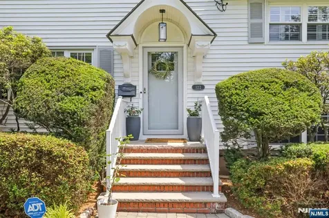 122 Greenway Road Glen Rock NJ 07452