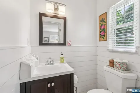 122 Greenway Road Glen Rock NJ 07452