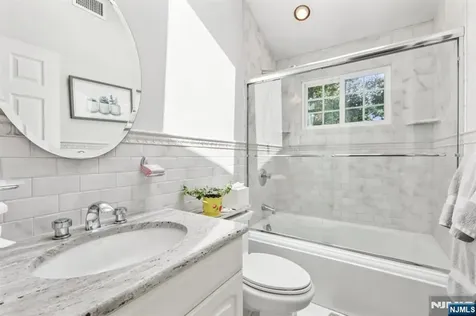 122 Greenway Road Glen Rock NJ 07452