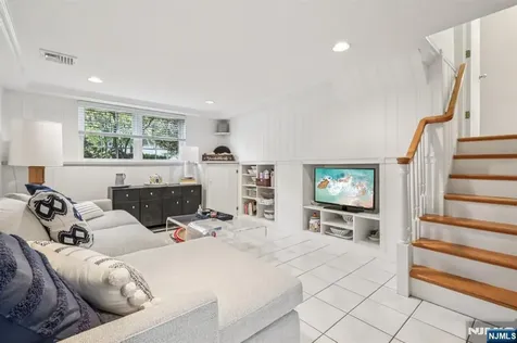 122 Greenway Road Glen Rock NJ 07452