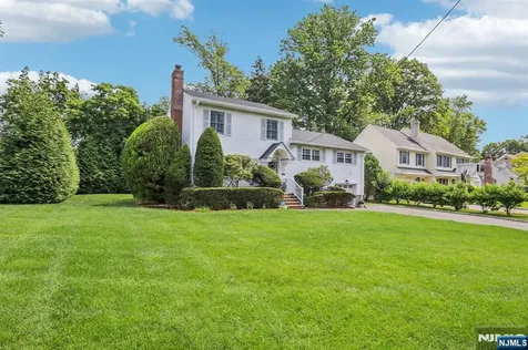 122 Greenway Road Glen Rock NJ 07452